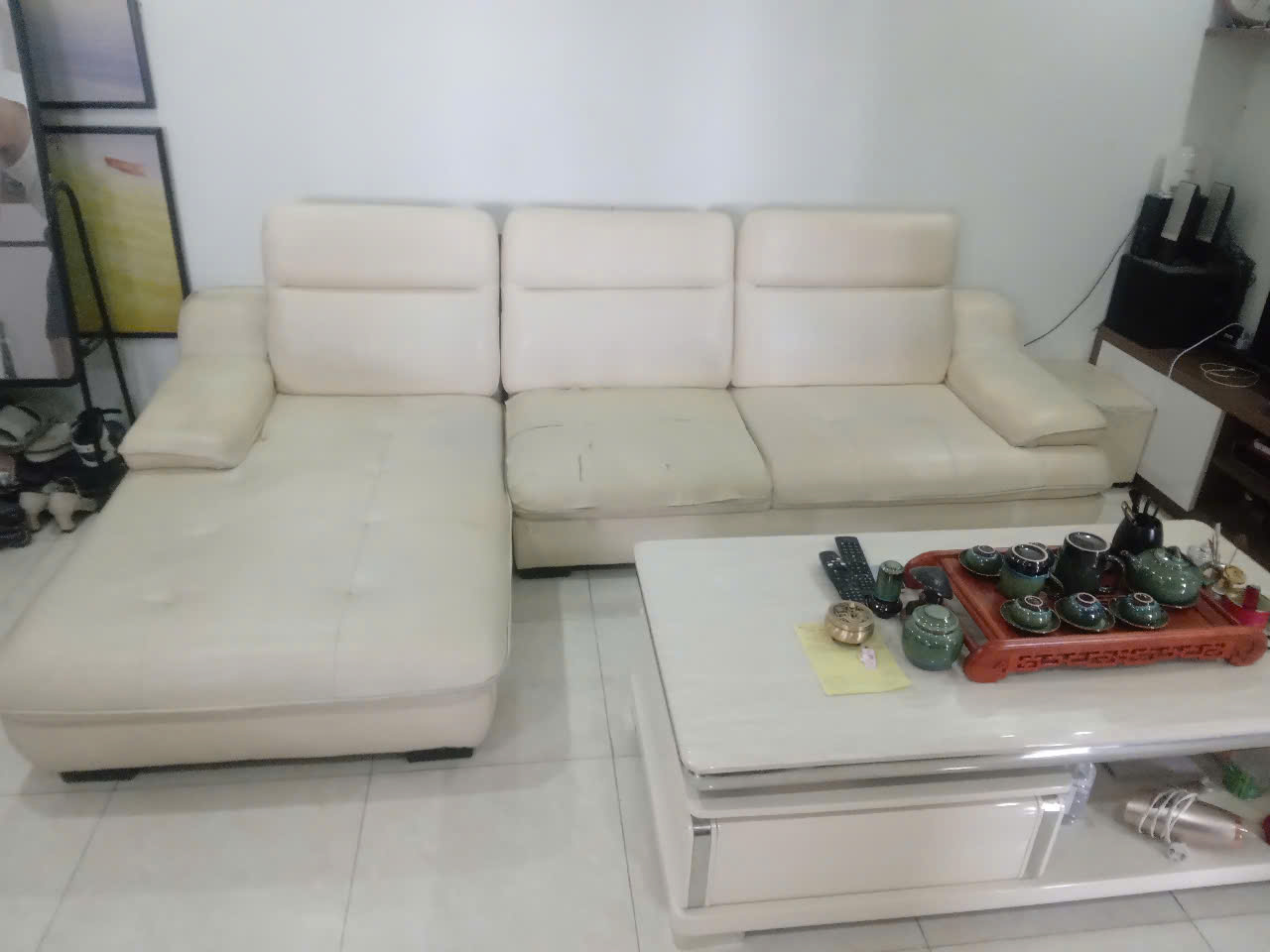 bộ sofa da trước khi sử dụng dịch vu bọc ghế sofa da tại hà nội của Vinaco