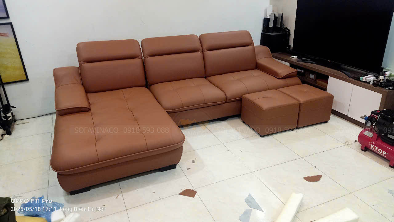 Bộ ghế sofa da sau khi được bọc lại rất đẹp và bóng bẩy