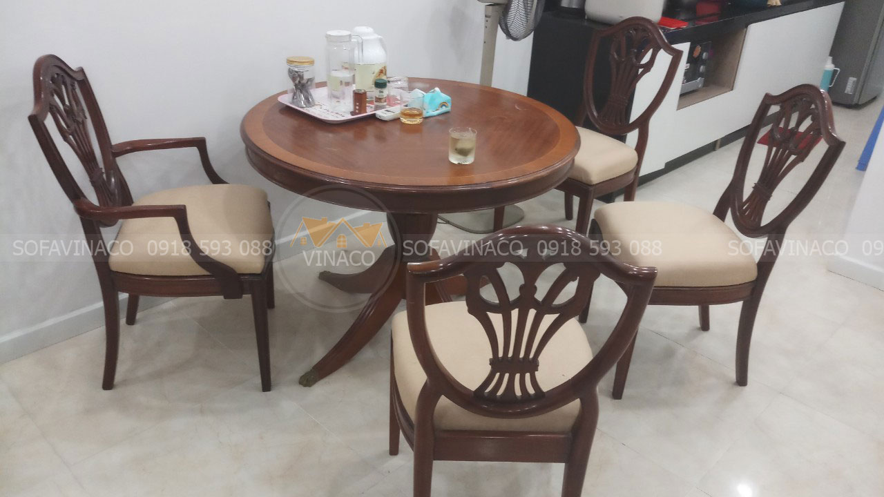 Bộ ghế ăn đã được bọc xong cho khách tại Cát Linh, Đống Đa, Hà Nội 