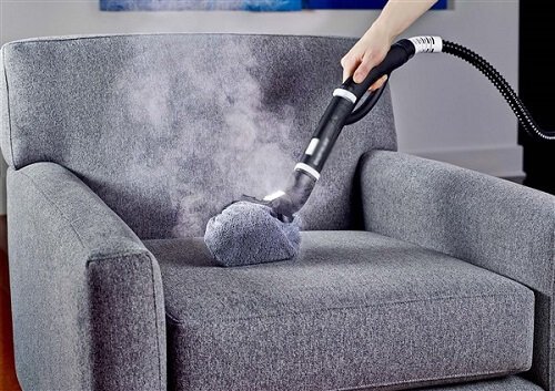 Làm sạch ghế sofa chỉ với đồ dùng có sẵn trong nhà