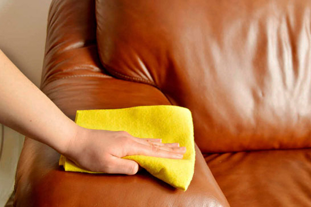 Mách bạn mẹo làm sạch cho từng loại sofa 