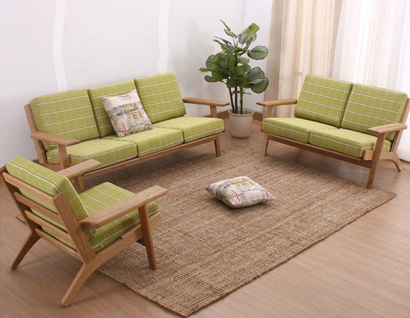 Nên mua sofa gỗ hay sofa nệm cho phòng khách gia đình