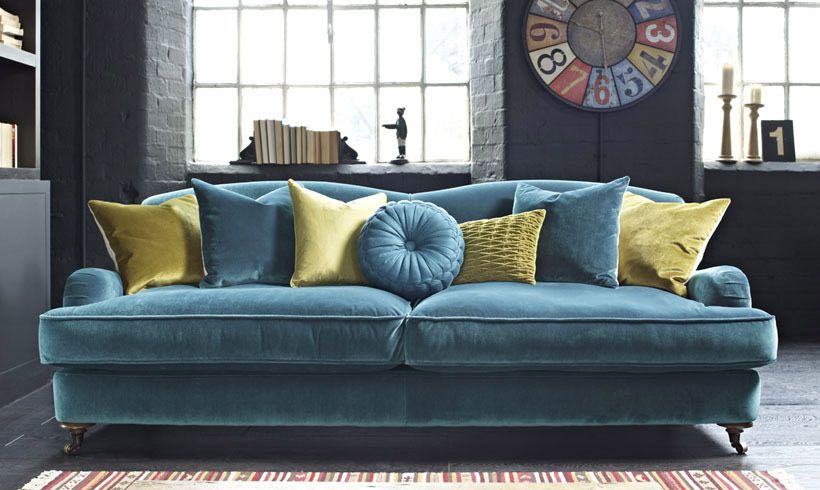 Thêm chút táo bạo với vải bọc sofa “ xanh mòng két”
