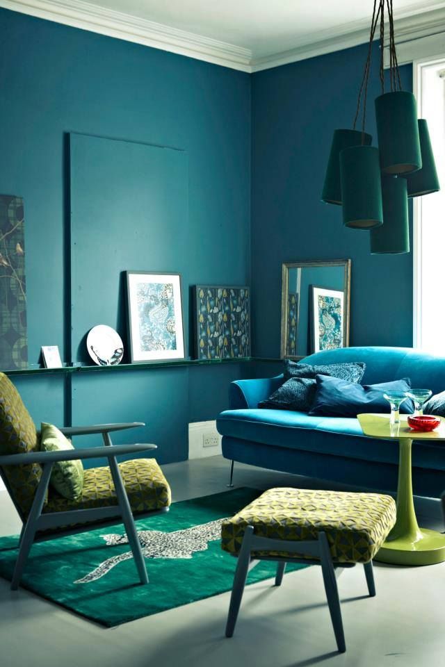 Thêm chút táo bạo với vải bọc sofa “ xanh mòng két”