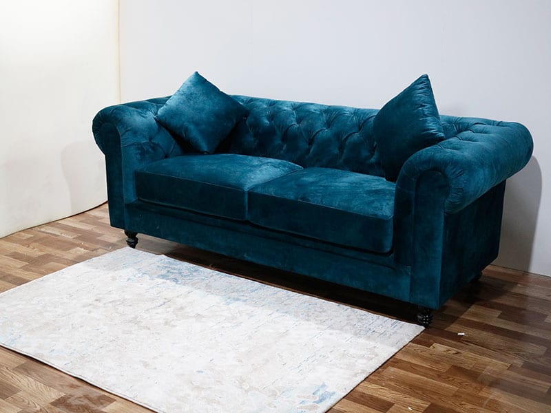 Vệ sinh và bảo quản sofa nhung không còn là khó khăn với bạn