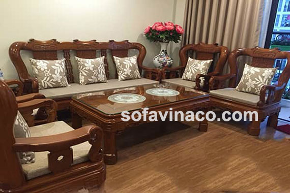 Đệm ghế gỗ toát lên vẻ đẹp cho không gian sống phòng khách