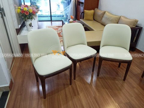Bọc ghế ăn bị bẩn cho chị Hoa tại 47 Nguyễn Tuân