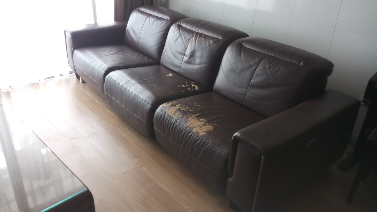 Bọc ghế sofa bị bong tróc cho khách tại Q.2 TP. Hồ Chí Minh