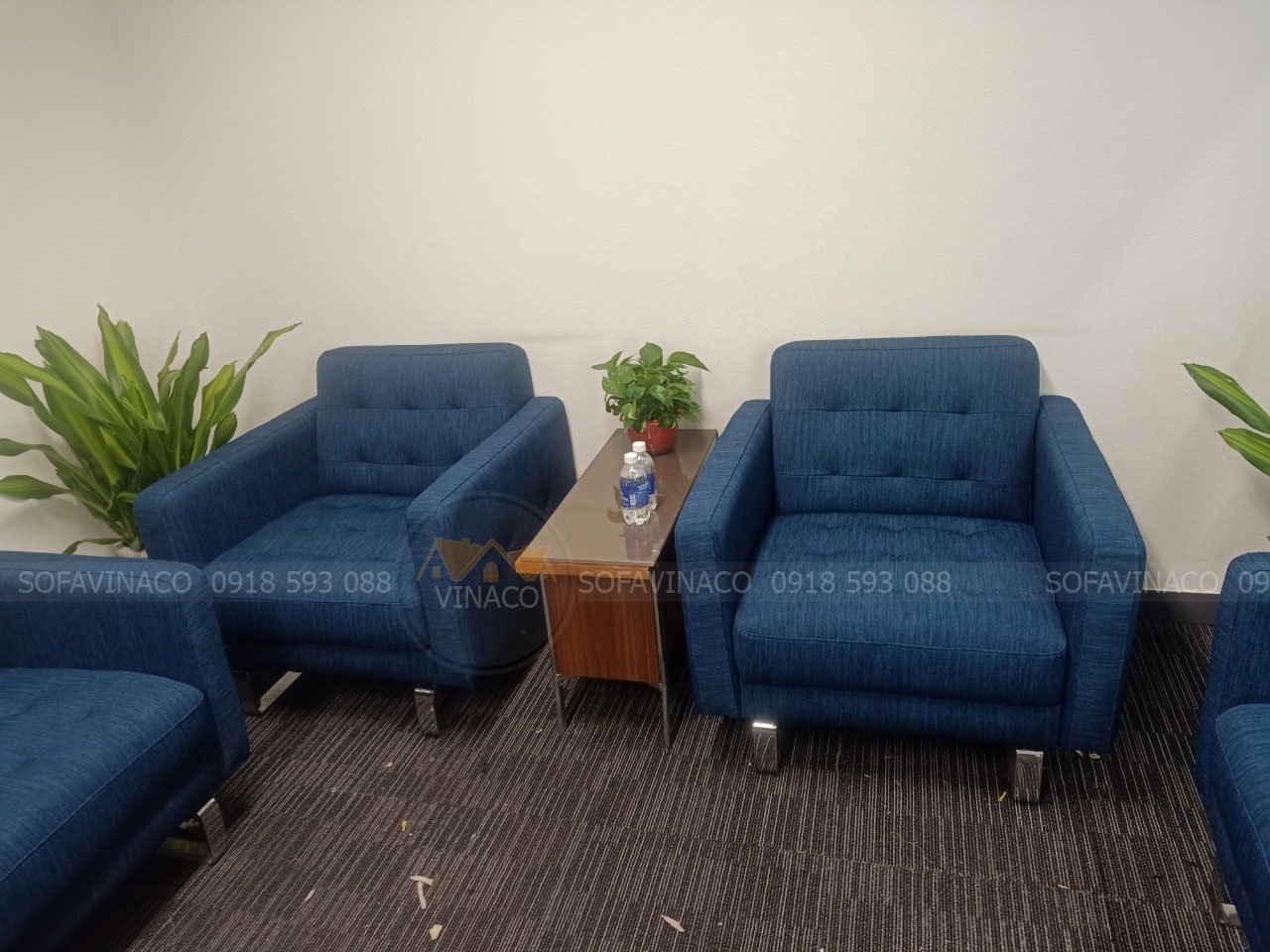 Bọc ghế sofa nỉ màu xanh dương cho khách tại Hoàng Cầu, Hà Nội