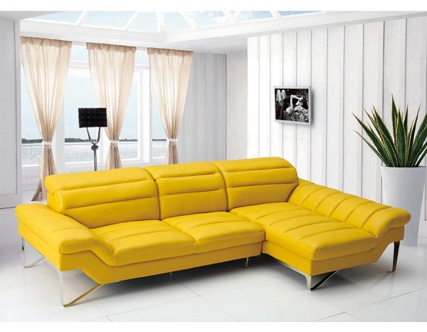 Sofa vàng sưởi ấm không gian tiếp khách