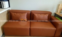 Bọc ghế sofa da cho khách tại căn hộ chung cư Sunrise Riverside, Nhà Bè