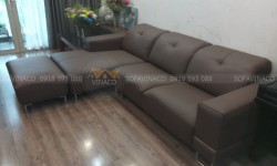Bọc ghế sofa rách do vật nhọn cứa cho khách tại Nguyễn Đình Chiểu, Quận 3.