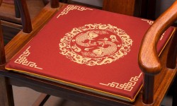 Đệm ghế gỗ mỏng có đủ thoải mái không? Ai nên dùng?
