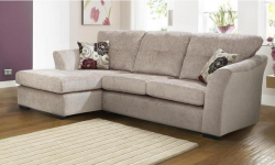 Học ngay cách chọn chất liệu bọc ghế sofa dành cho hộ gia đình nuôi chó mèo