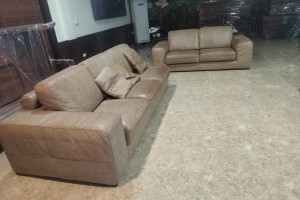 Hoàn thiện bọc ghế sofa da cho khách hàng tại Phú Diễn
